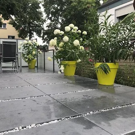 Erstklasssige Moderne Apartwohnung 85 Qm Mit Terrasse Und Garten *