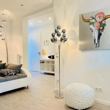 Apartamento Erstklasssige Moderne Apartwohnung 85 Qm Mit Terrasse Und Garten