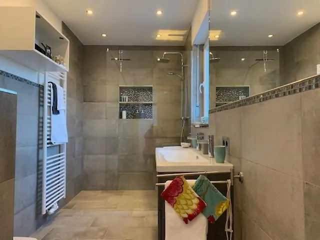 Appartement Erstklasssige Moderne Apartwohnung 85 Qm Mit Terrasse Und Garten *