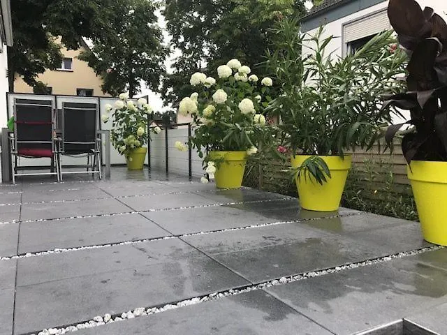 Erstklasssige Moderne Apartwohnung 85 Qm Mit Terrasse Und Garten *