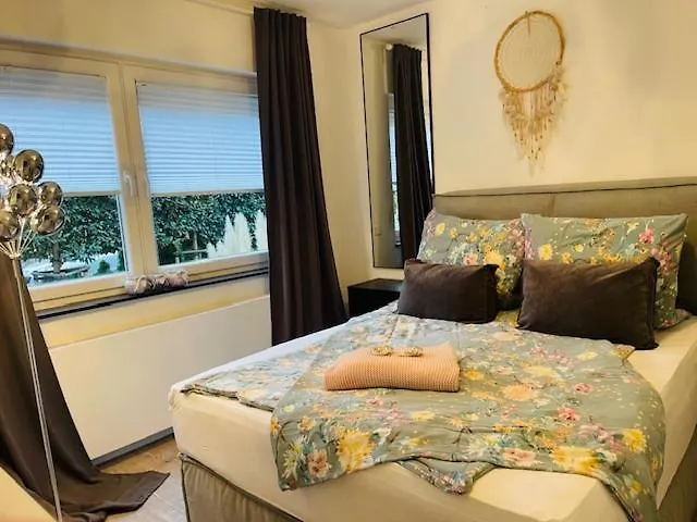 Erstklasssige Moderne Apartwohnung 85 Qm Mit Terrasse Und Garten Appartement *